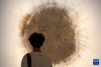 日本国立新美术馆 | 蔡国强：宇宙游——从‘原初火球’出发