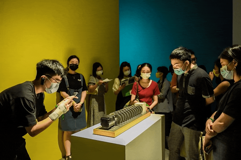 德基美术馆：飞越之线，为了可能的世界(图1)