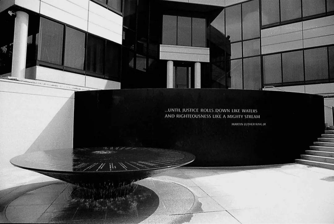 观察|公共艺术的暴力编码(图27)