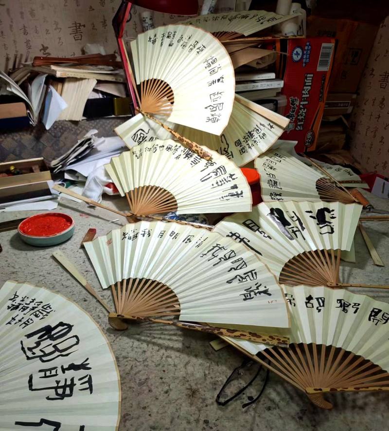 孙少斌写扇.jpg