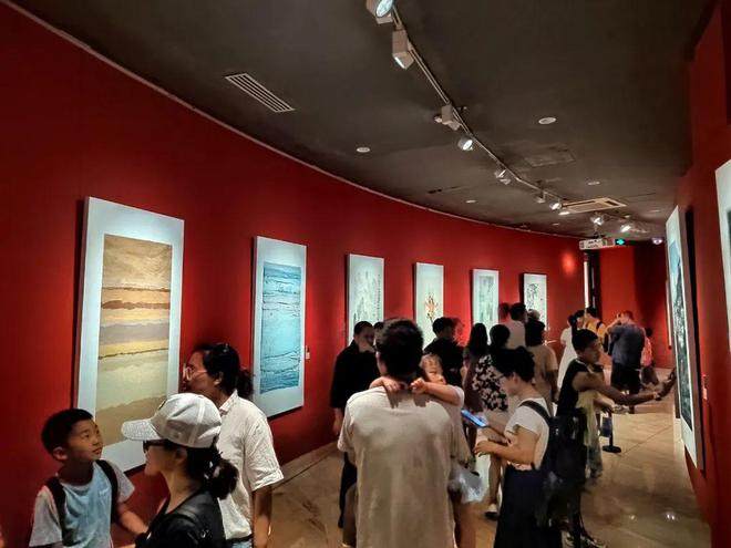 奔腾的精神——徐悲鸿中国画展暨从徐悲鸿的贵州土纸开始——中国美术创新体验作品展在中国美术馆开幕(图11)